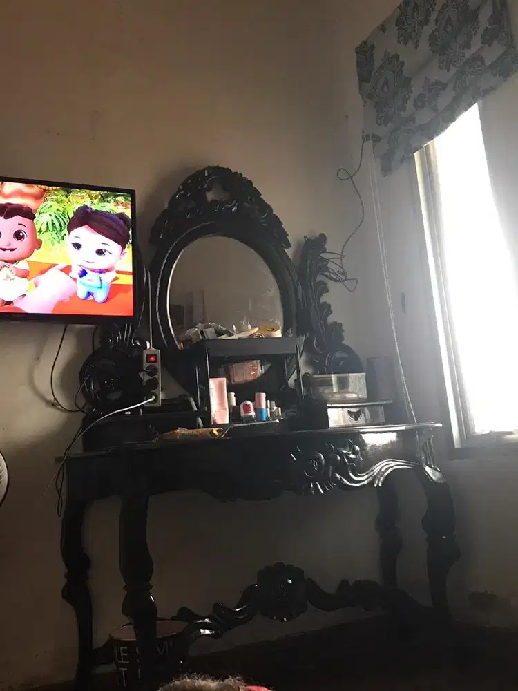 Dijual cepat meja rias kayu jati asli bu