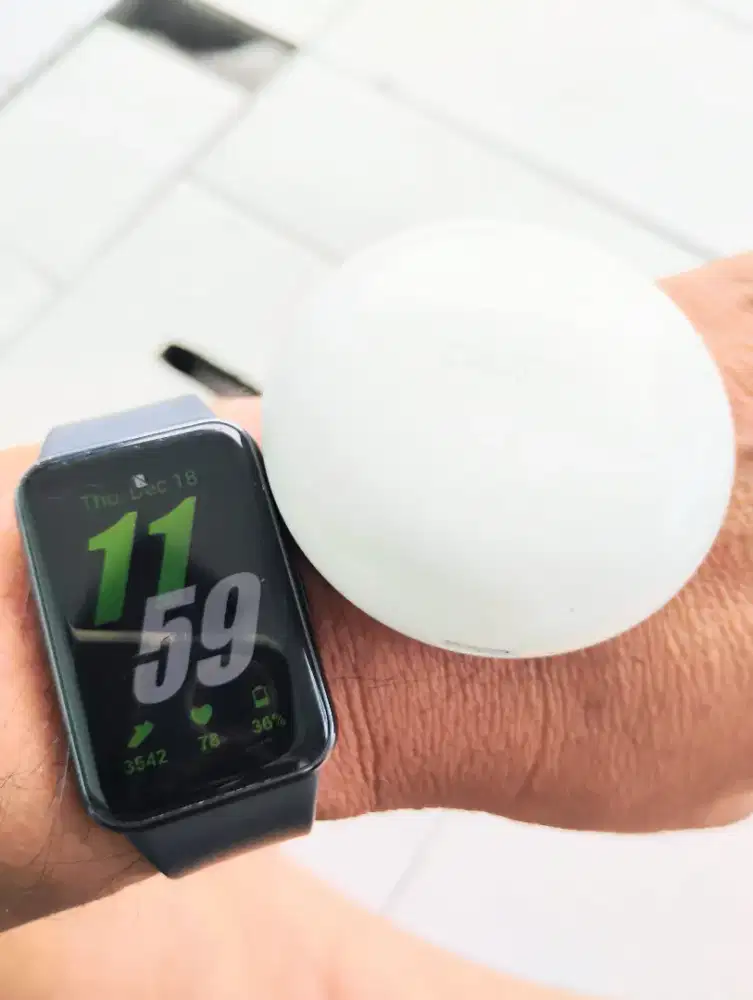 Jual smart watch Samsung fit 3 & tws opo (barang mulus ori)