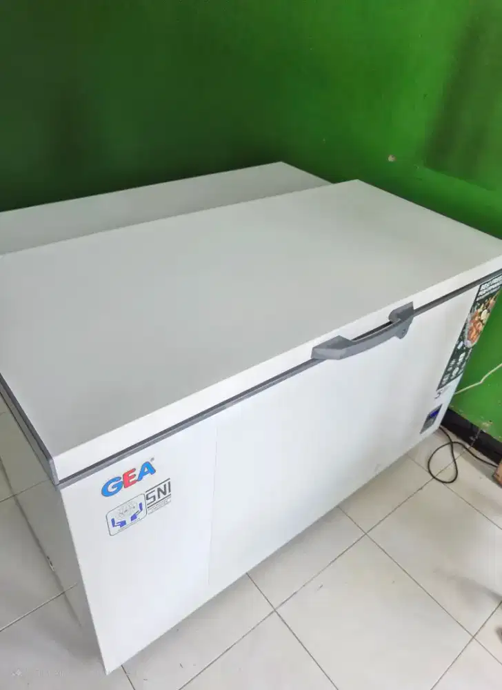 Friser Komersial ( Chest Freezer ) Merk GEA AB-506-R