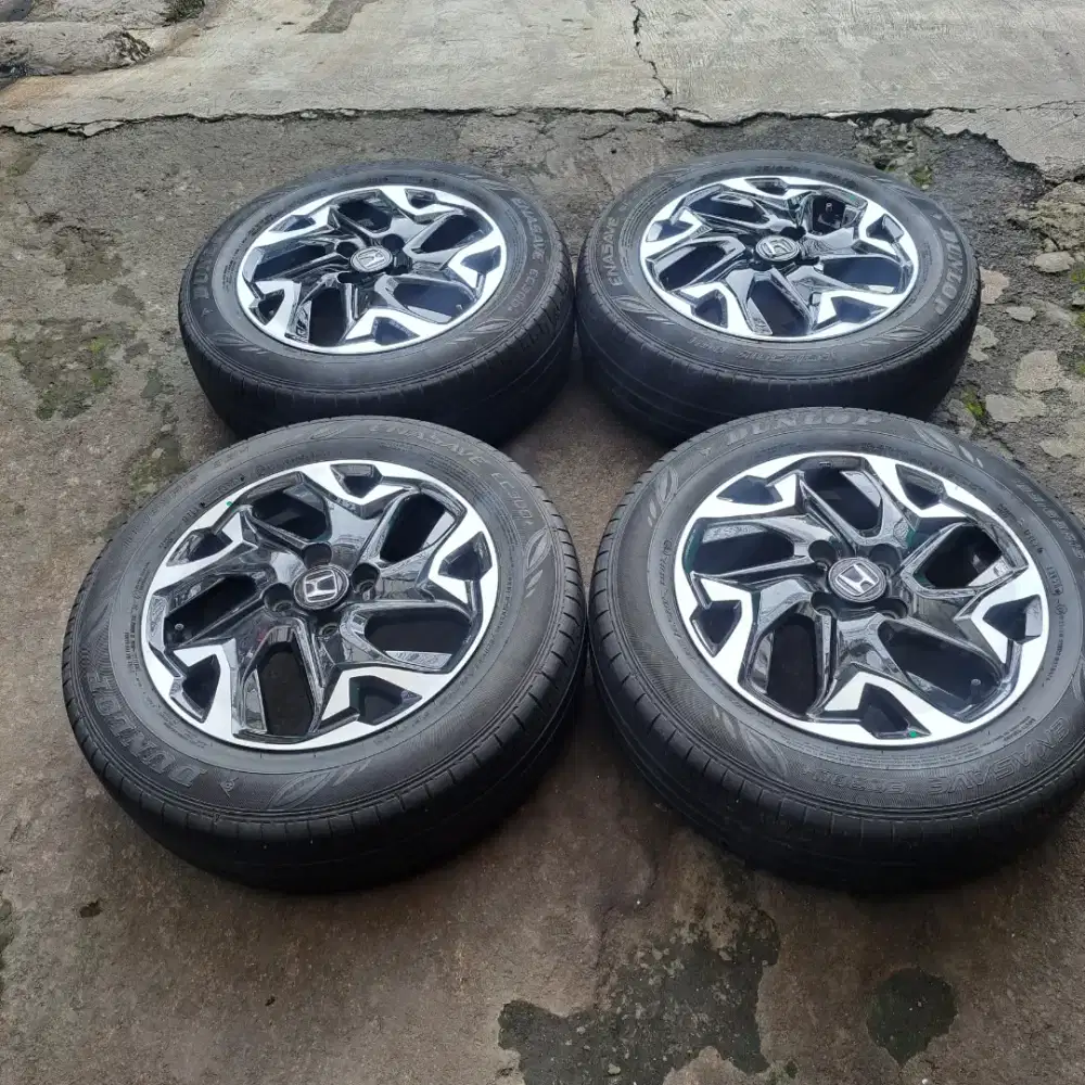 Velg dan ban r15 honda mobilio rs