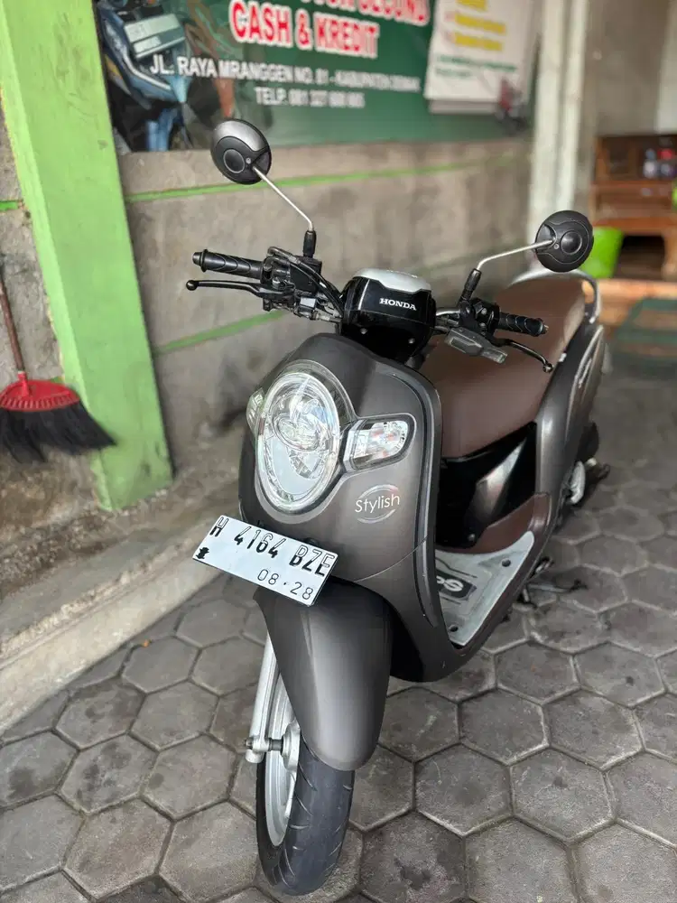 Scoopy 2018 silver