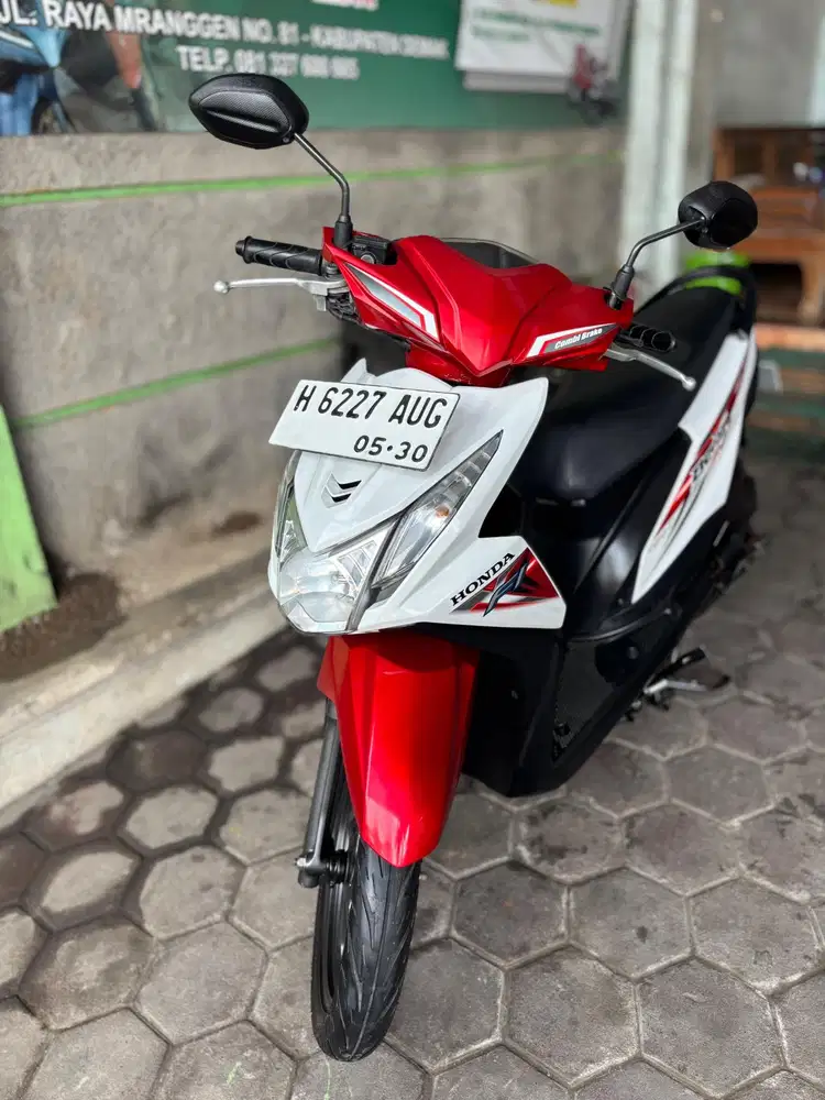 Beat 2015 merah putih