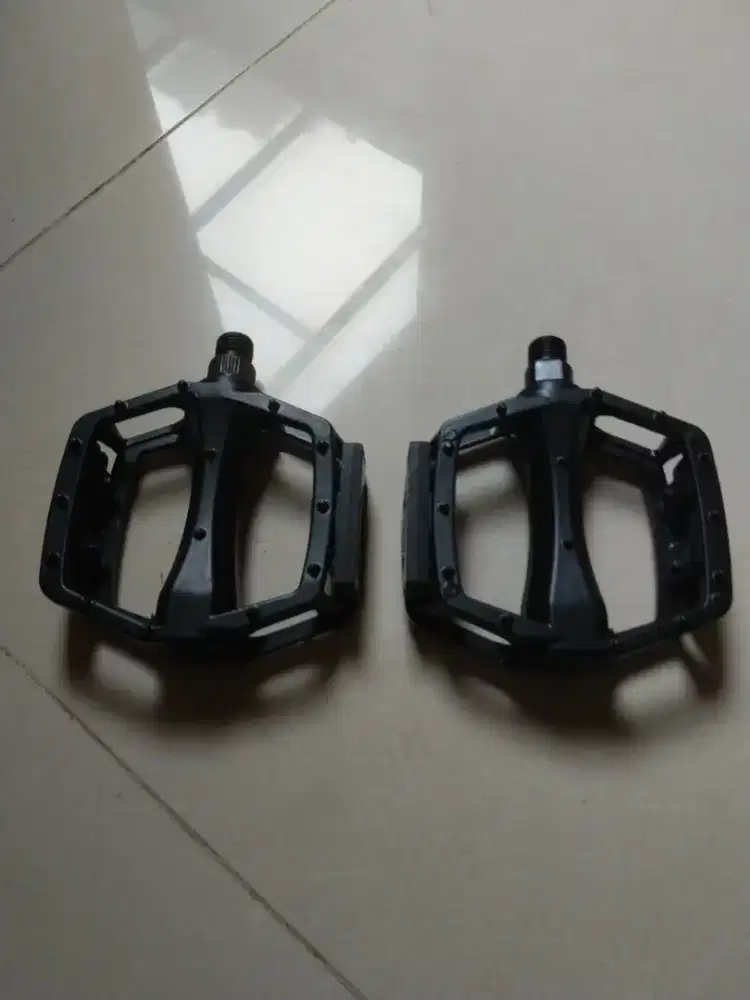 Pedal sepeda MTB merk Pacific Alloy murah.