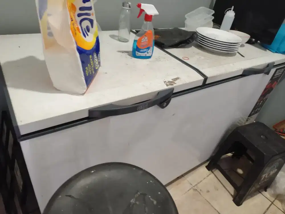 Dijual cepat chiler chest freezer gea AB-600