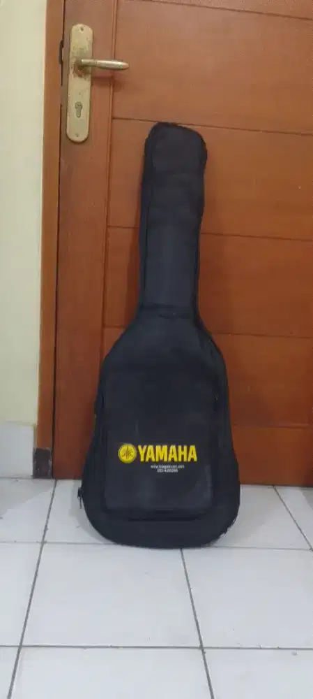 Gitar Yamaha CGS102A