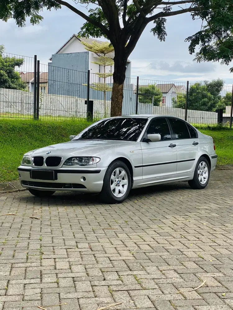 BMW 318i 2004 Bensin