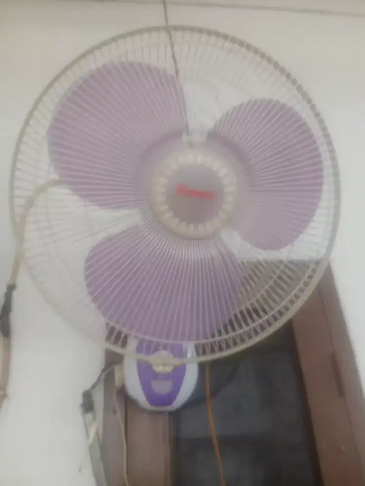 Kipas angin dinding 16 inch cosmos normal siap pakai nego tipis