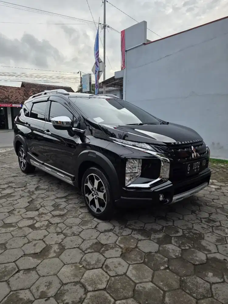 Xpander cross premium package 2022 km 18rb