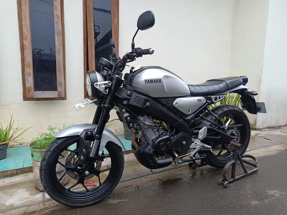 DI JUAL CEPAT YAMAHA XSR 2024 sehat terawat