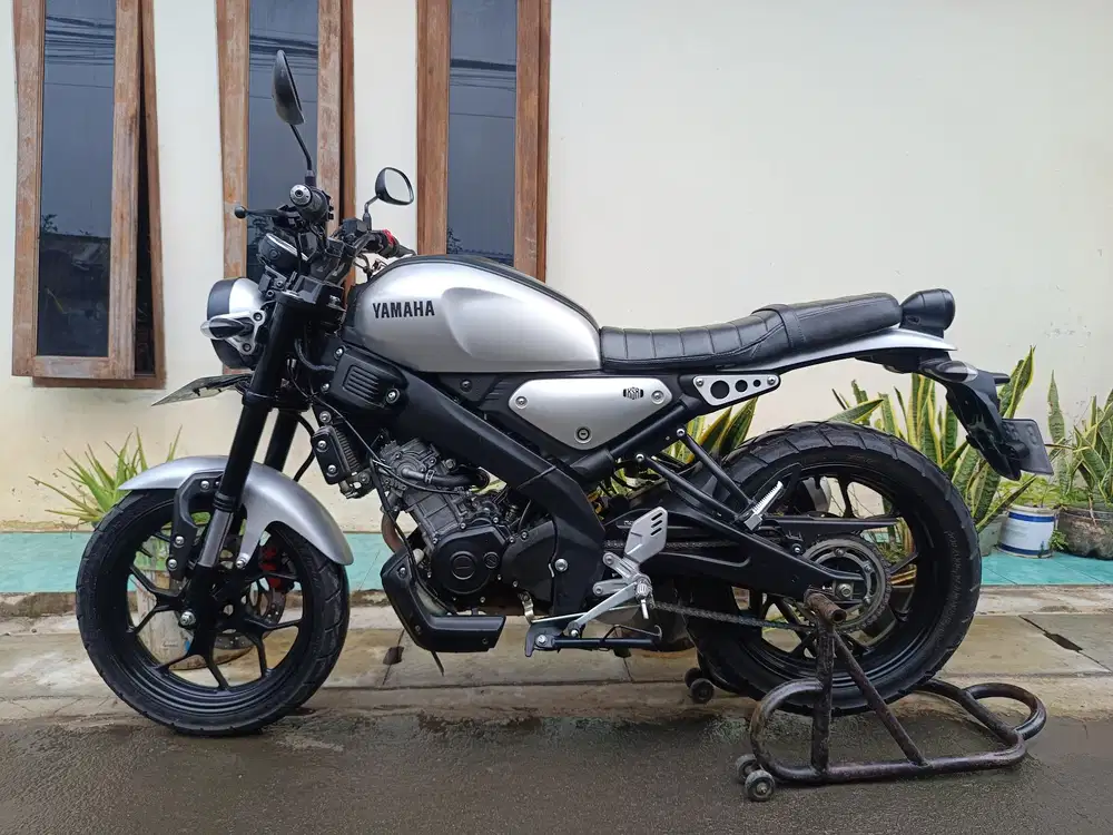 YAMAHA XSR 2024 LENGKAP BAGUS