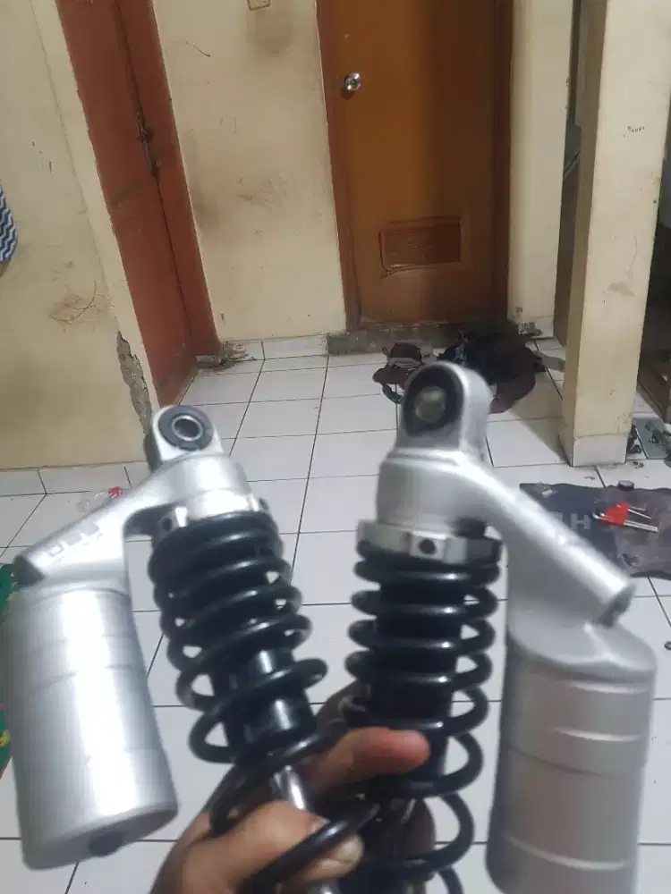 Sokbreker bekas fiz r