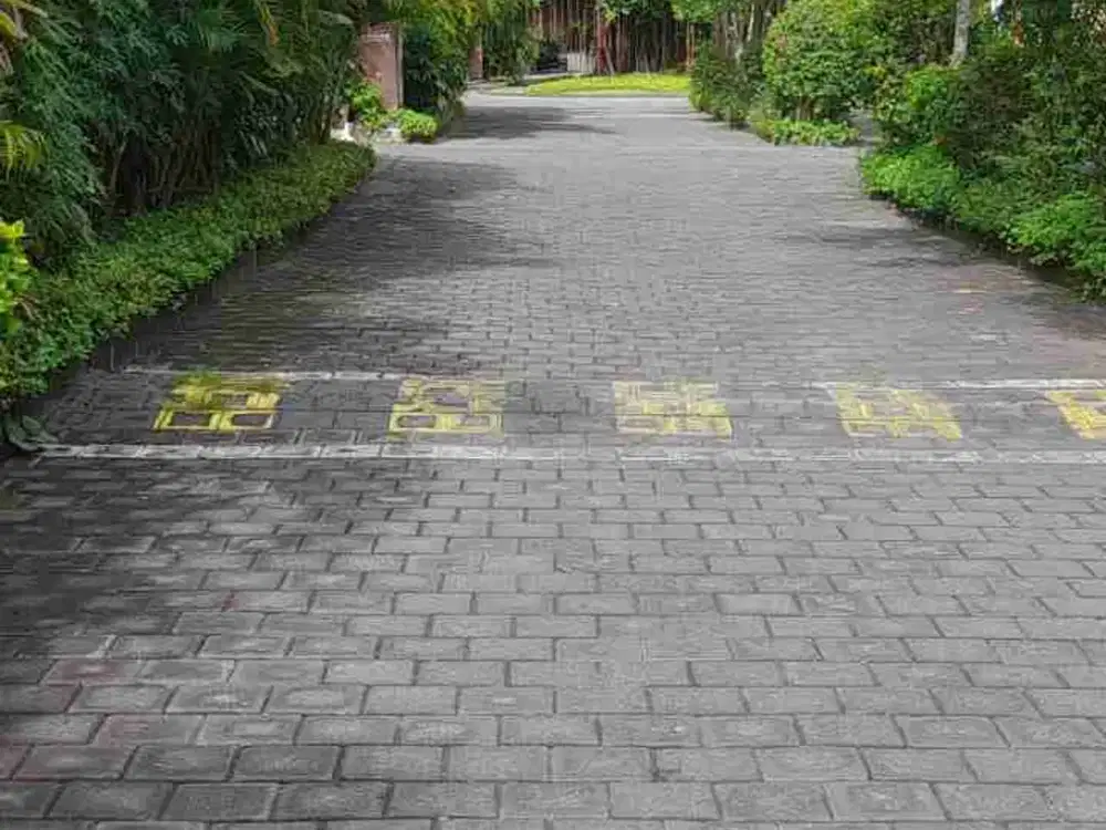 dijual tanah 10 are IDR 475 juta per are kawasan perumahan one gate di taman giri Nusa dua Kuta Selatan Badung Bali