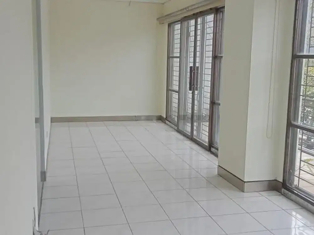 3 Storey Connected Shophouse For Rent In Kuta