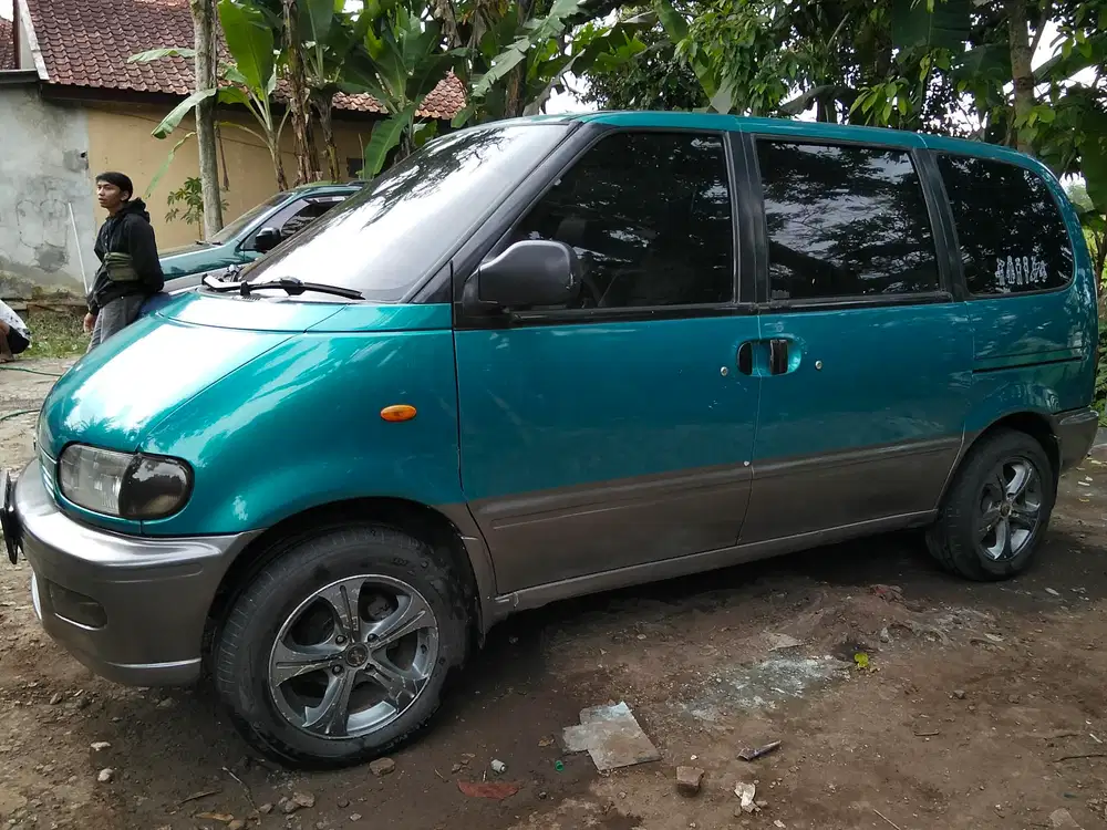 Nissan Serena 1996 Bensin