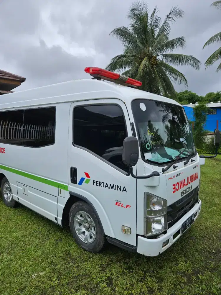 Ambulance isuzu elf ambulance 2020 km 10rb