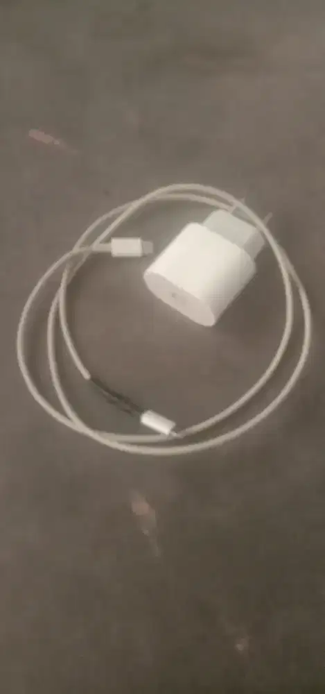 Charger iPhone 13 dll