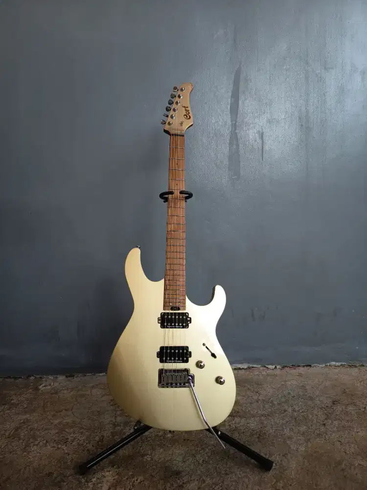 Cort G300 PRO Gold Metalic