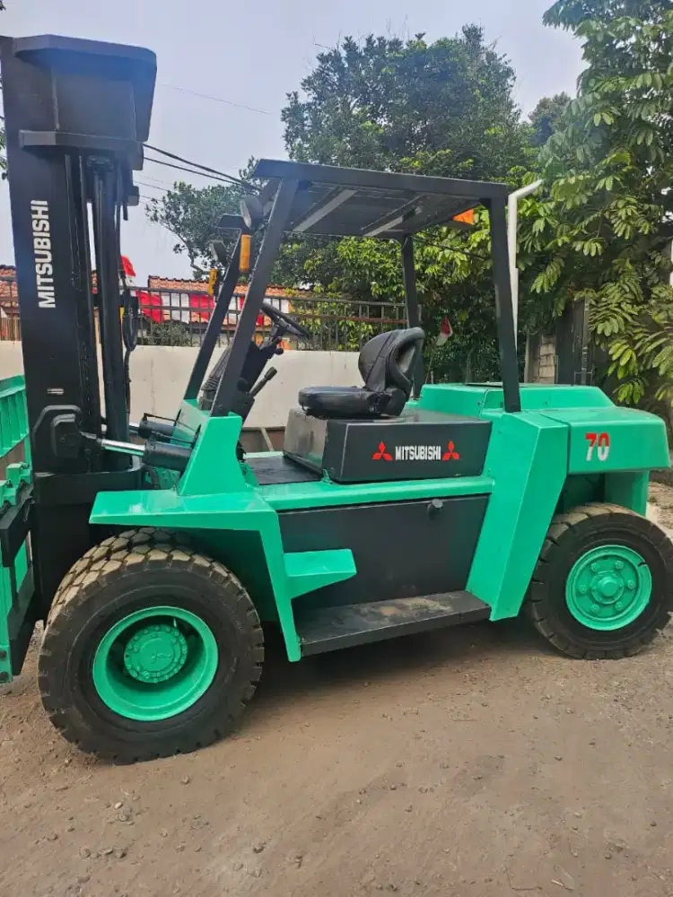 Forklift bekas 7 Ton 2014 siap kerja Mitsubishi