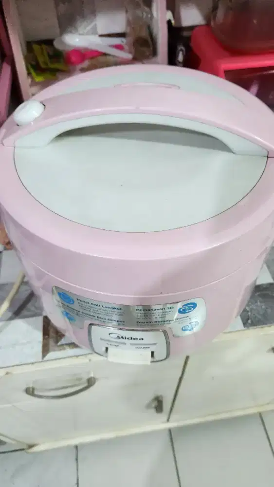 Magic com midea 1,8  liter