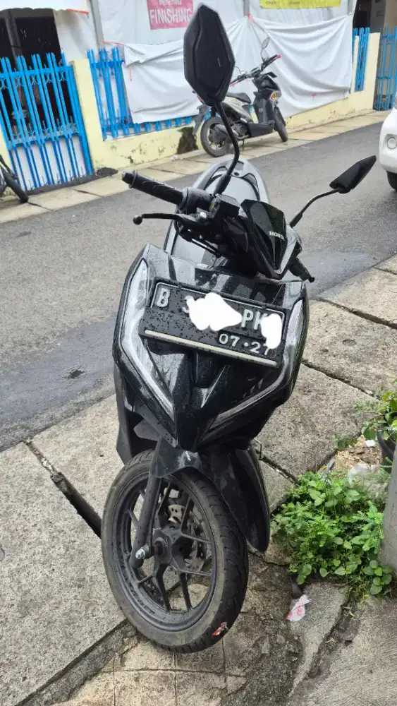 Honda Vario CBS 125 warna hitam 2022