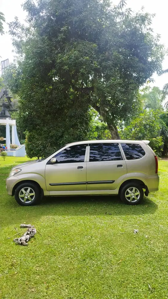 Daihatsu Xenia 2004 Bensin