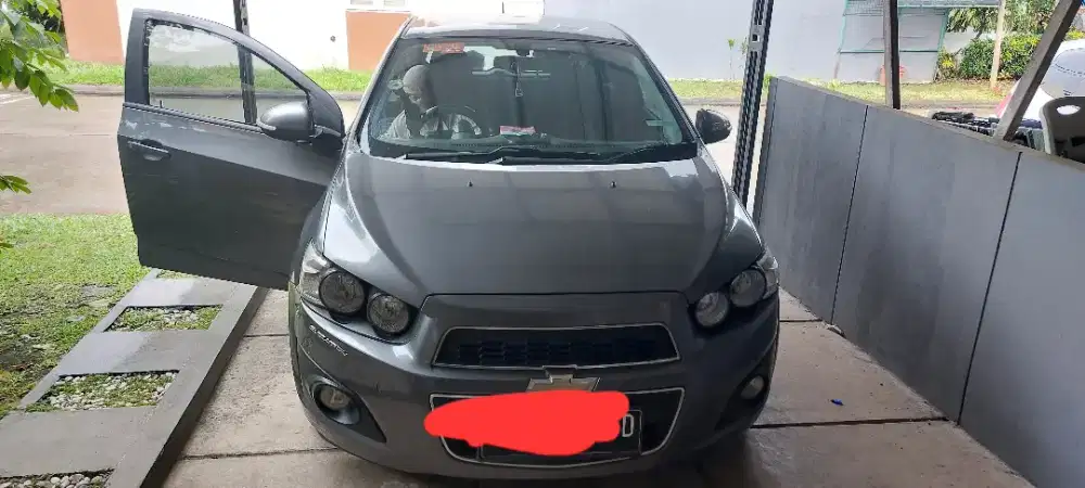 Mobil Chevrolet Aveo matic 2014 abu2 metalic , pribadi