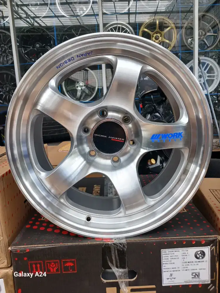 Work meister ring 18 lebar 9 pcd 6x139,7 ET 0 fortuner pajero