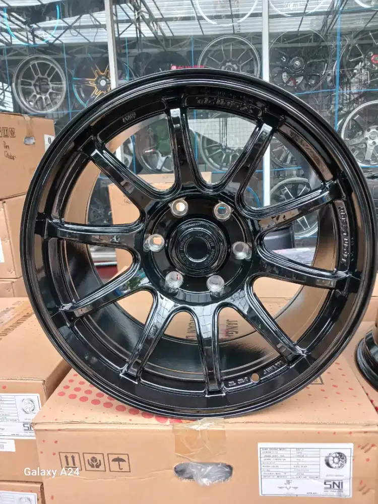 Wedssport tc105x ring 18x9 pcd 6x139,7 et 0 fortuner pajero