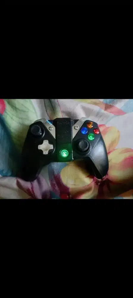 Dijual stik gamers bluetooth merk ternama Gamesir.