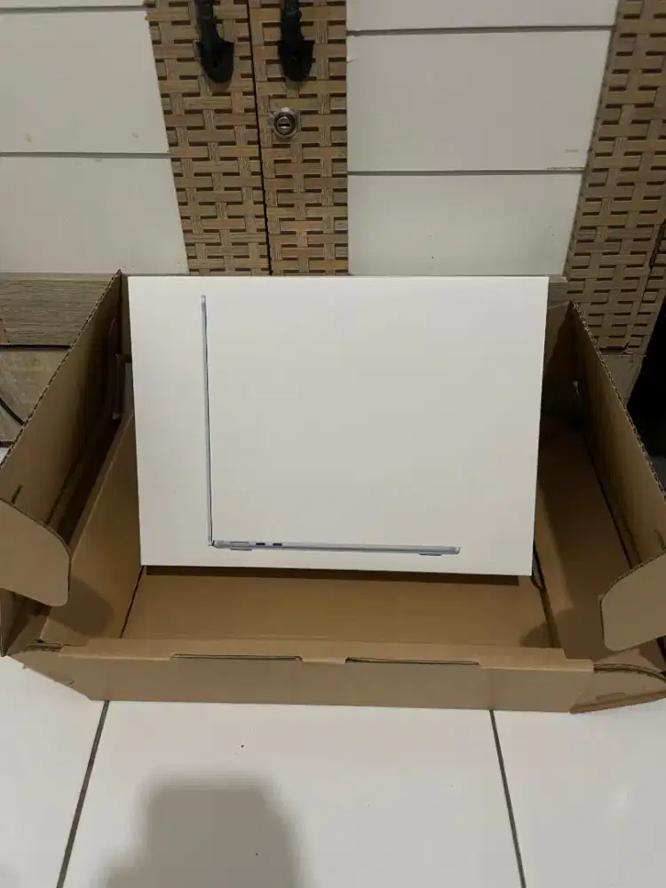 New Macbook Air M4 13 inch 16/256 iBox Segel BNIB
