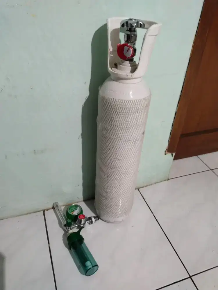 Dijual tabung oksigen + regulator + isi full