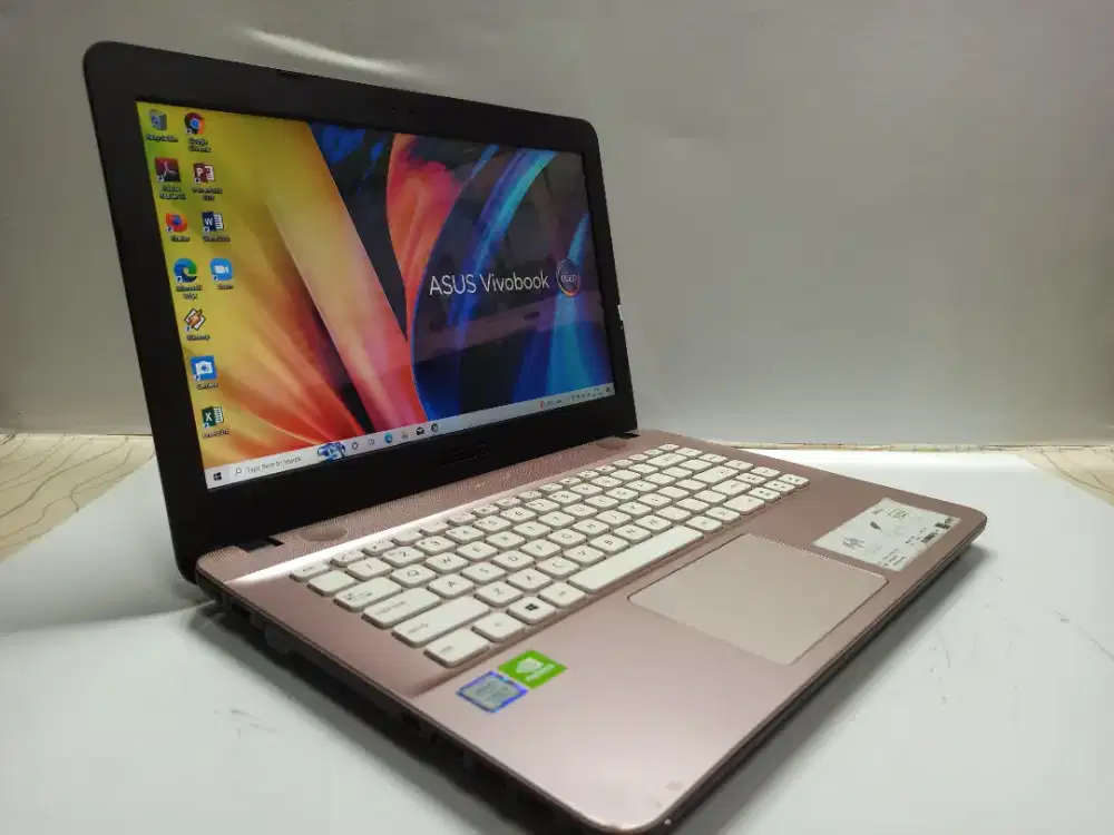 Laptop gaming.. Asus Vivobook 14 X441UBR Core i3 Gen7/12 GB /128 GB /