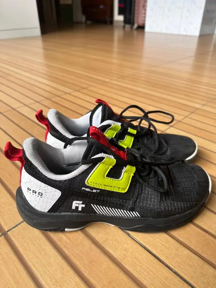 Sepatu Badminton Felet Shoes pro size 41