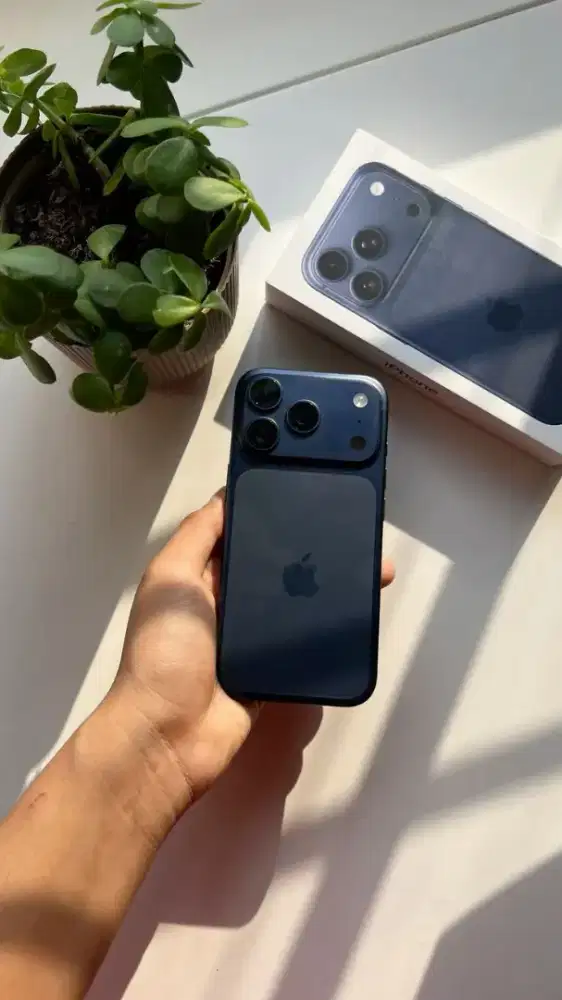 IPHONE 17 PRO 256 BIRU