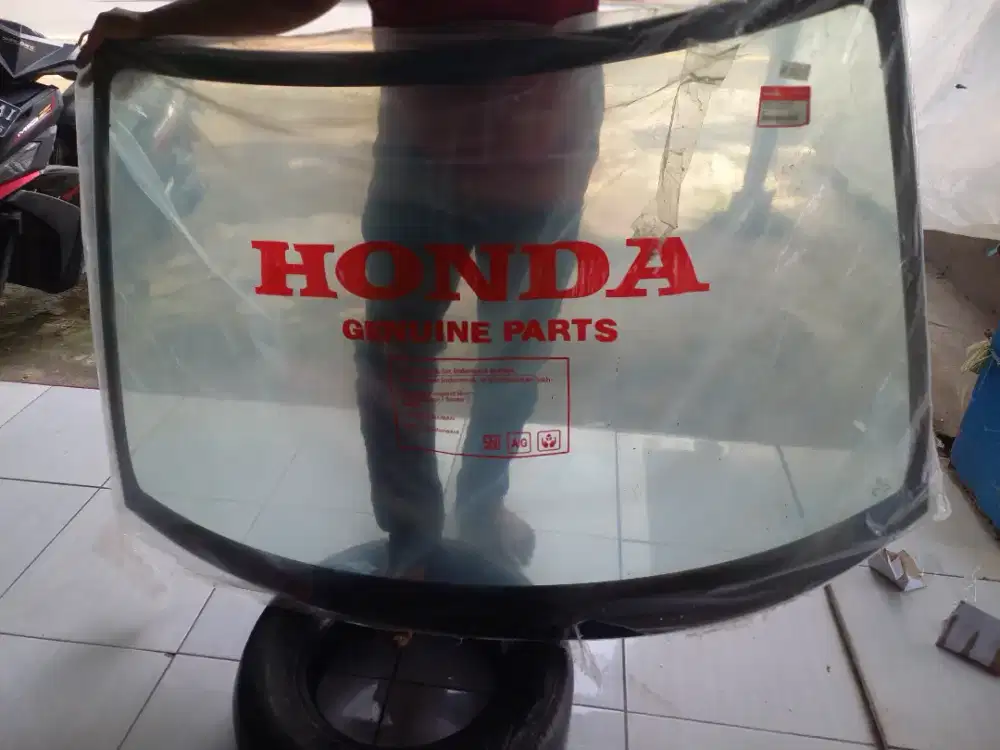 Kaca depan brio mobilio brv