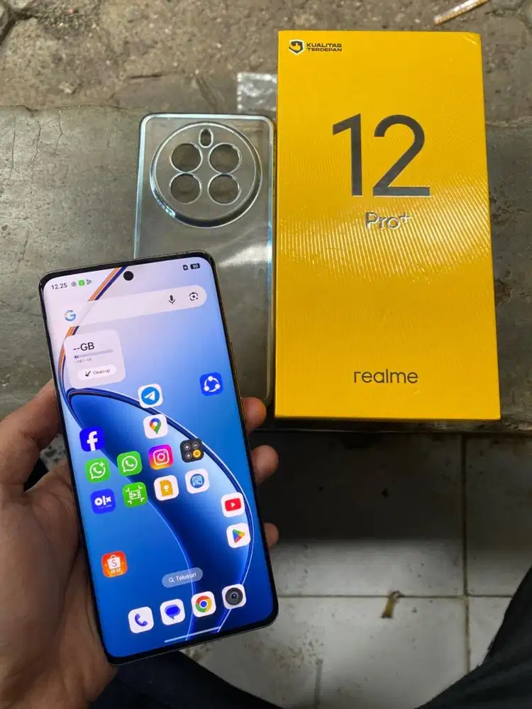Realme 12 Pro+ 5G ram 12/256 Fullset Mulus