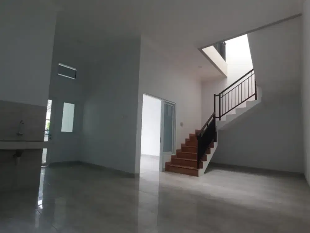 Rumah Minimalis Siap Huni Modern Semolowaru Bebas Banjir!!