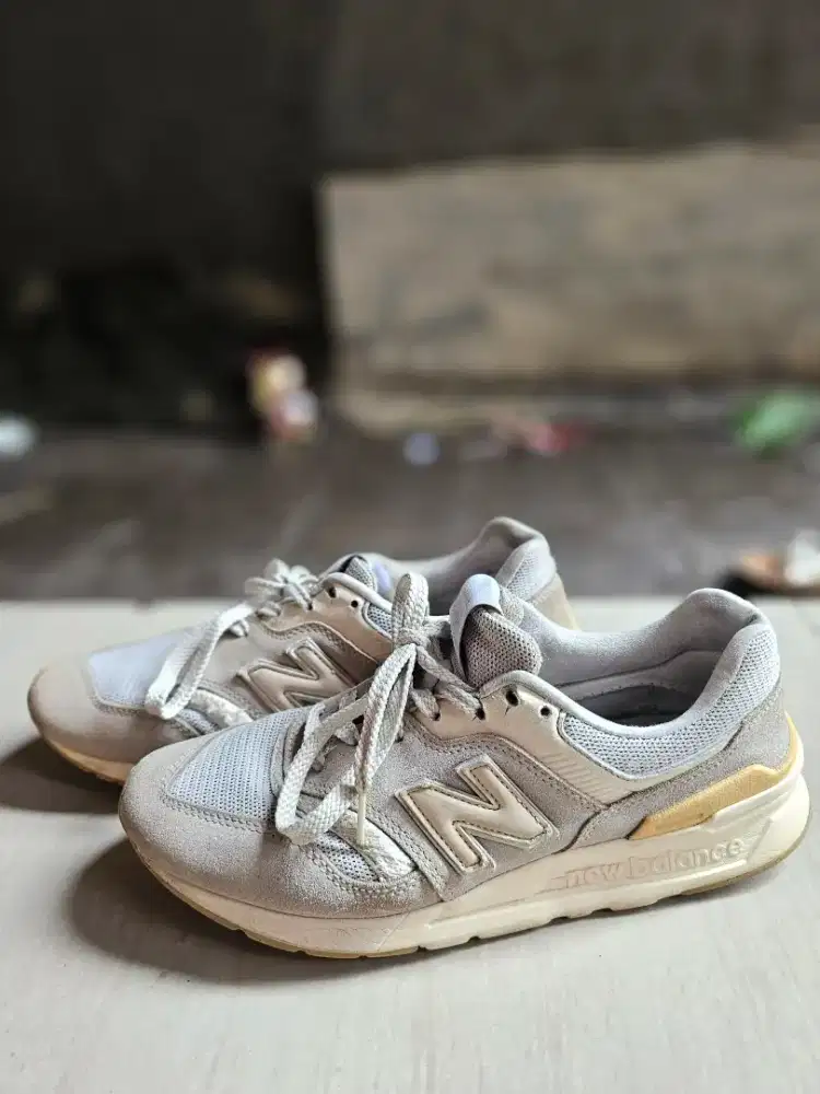 Dijual sepatu New Balance 997H Second Uk 40