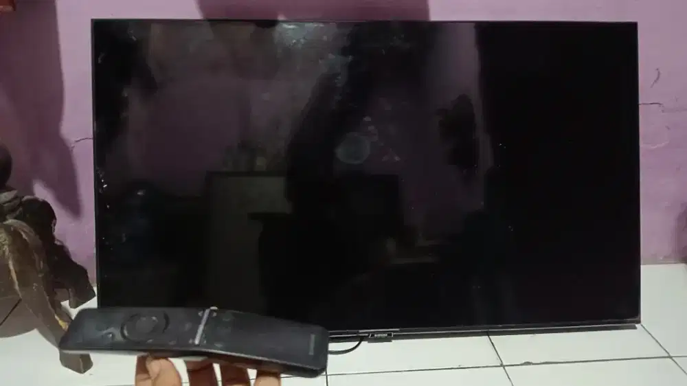 Di jual SMART TV LED SAMSUNG UA43TU8000K digital + remot minus LCD