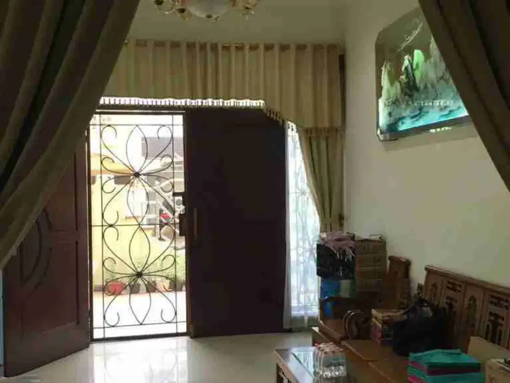 Dijual cepat Rumah 2 lantai di Taman Palem lestari, Cengkareng, Jakarta Barat.
