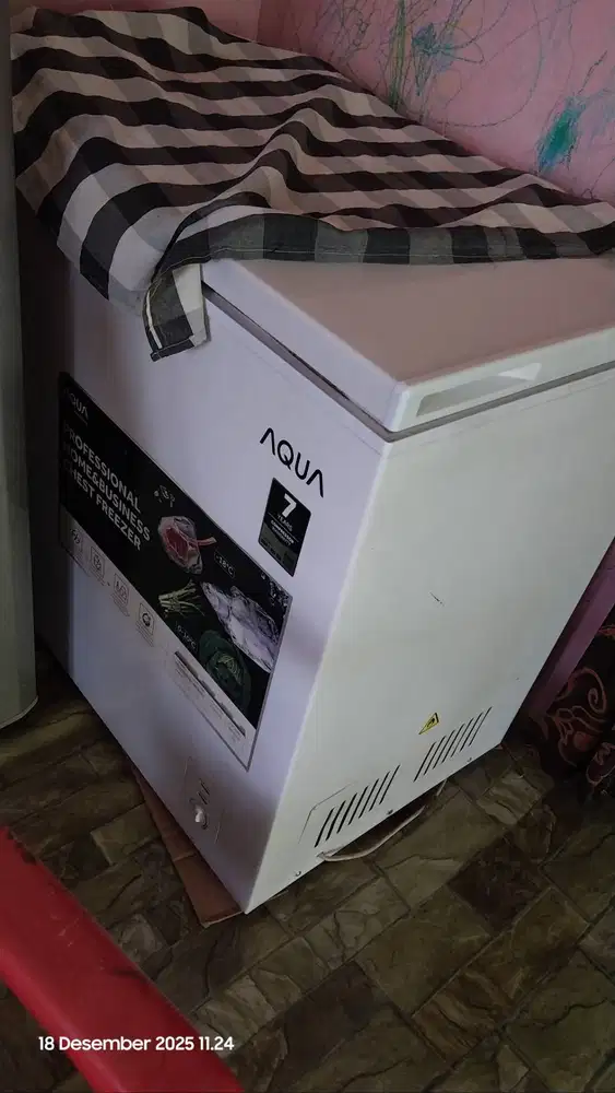 Freezer AQUA baru pakai 6 bulan