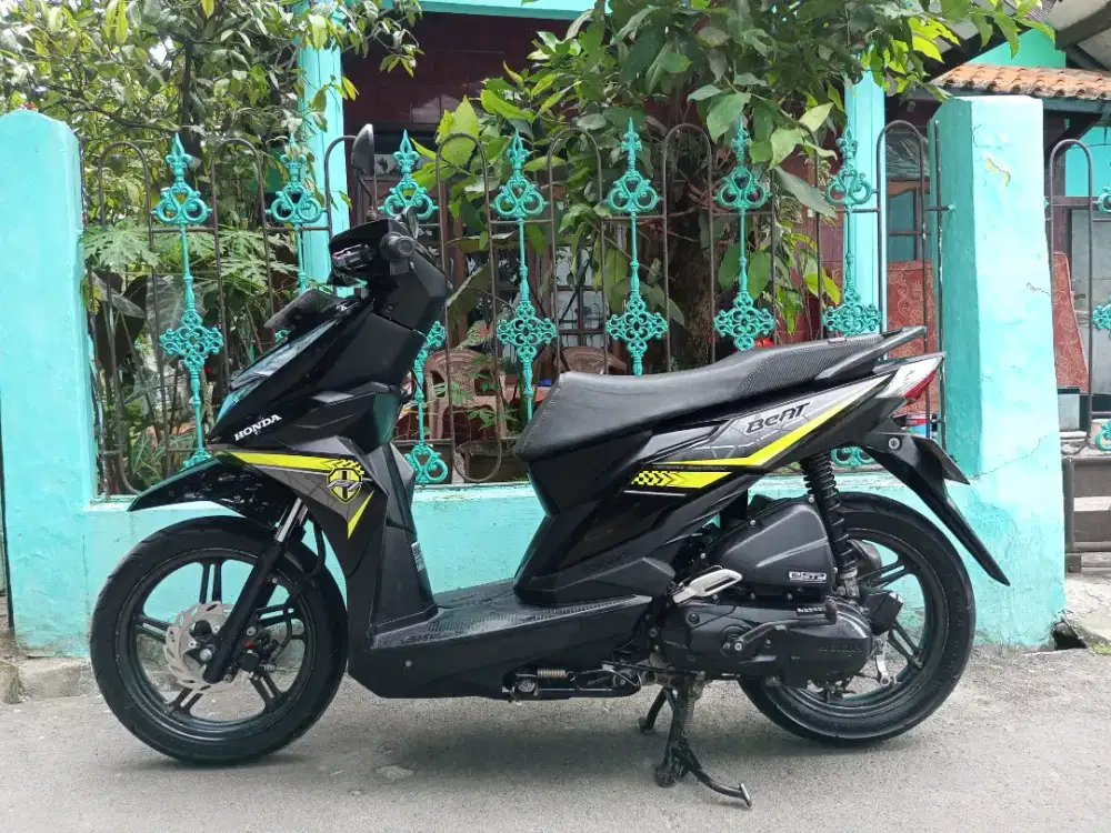 Mulusss bagus kinclong orsinil Honda beat 2017
