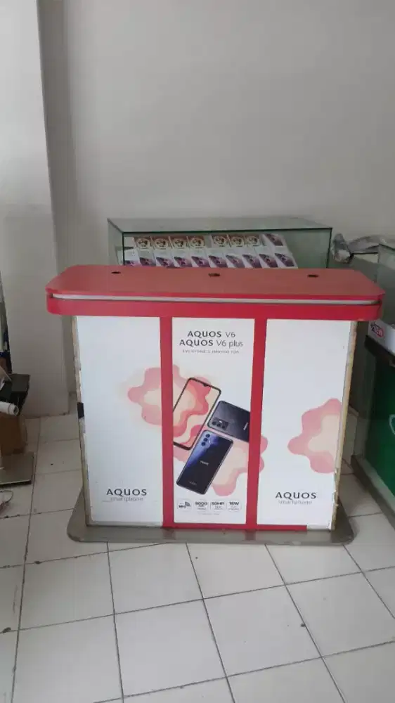 RAK MEJA BEKAS DISPLAY HP SHARP BARANG MULUS, HARGA NEGO