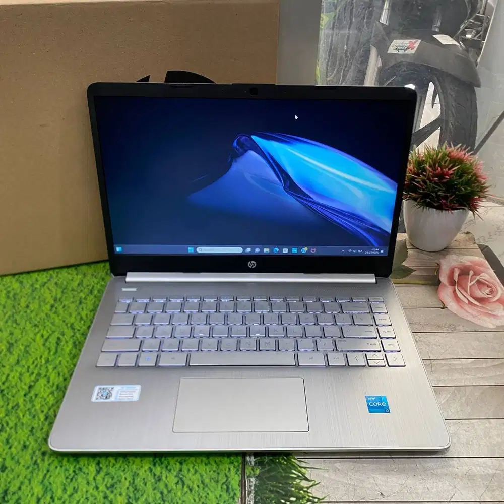 New HP 14S-DQ5115TU Core i3-1215U RAM 8GB SSD 512GB 14 FHD Windows 11
