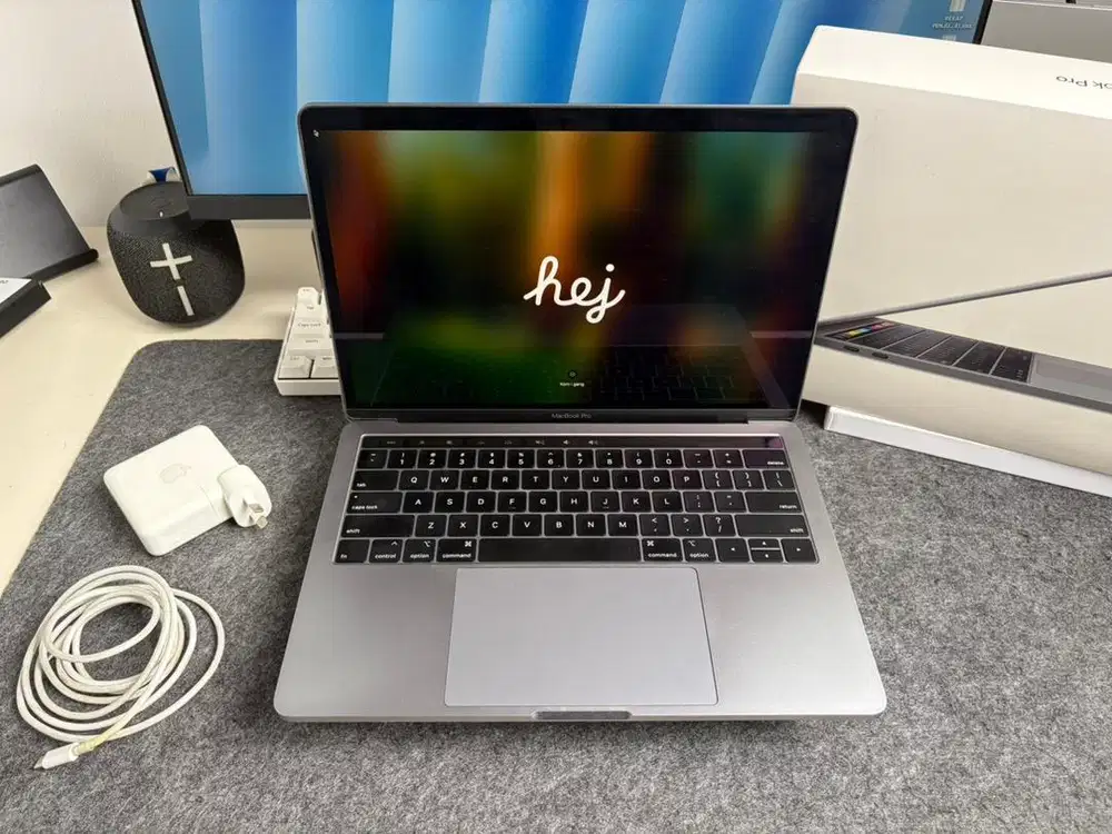 Macbook Pro 13 Touchbar 2019 8/256 Space Grey