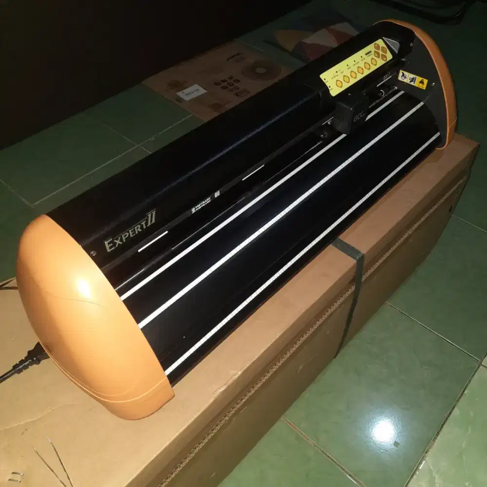 Mesin Cutting Sticker GCC Expert 2 Sunblast Sablon Polyflex