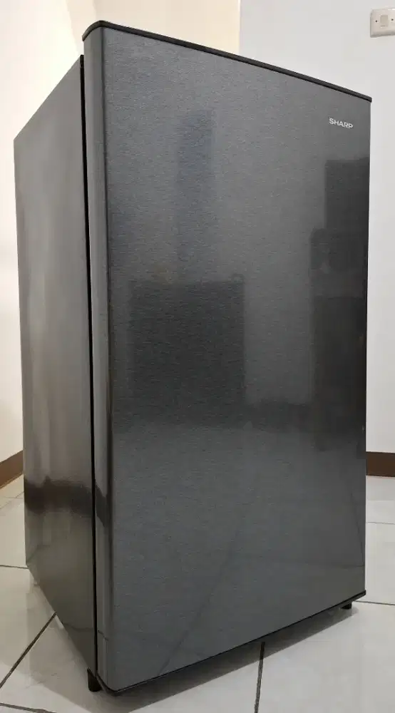 Kulkas bekas Sharp SJ-N162, kondisi masih bagus