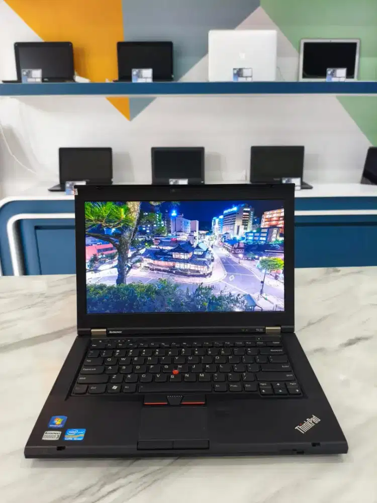 (L32) Laptop Lenovo |Geming|16GB| 256Gb |14inch |aplikasih siap pakai
