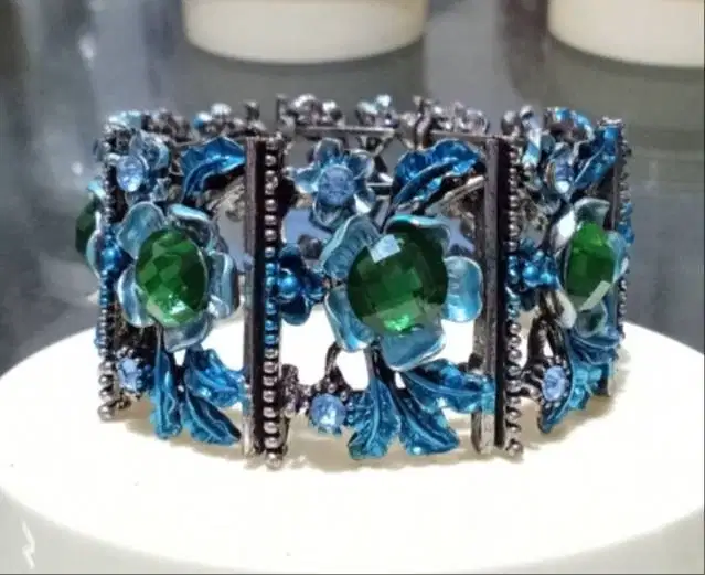 Gelang cantik motif bunga