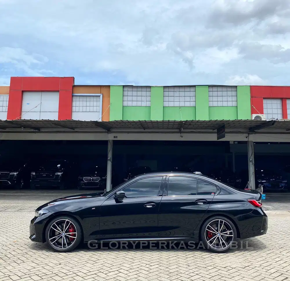 BMW 330i M Sport LCI I-Drive 8 2022/ 2023 KM 4rb ANTIK